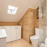 Apartment Lapa 3bdr Duplex W/ Balcony By Lovelystay Lisbon