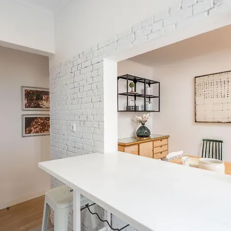 Lapa 3bdr Duplex W/ Balcony By Lovelystay Apartament Lizbona