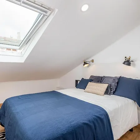 شقة Lapa 3bdr Duplex W/ Balcony By Lovelystay *