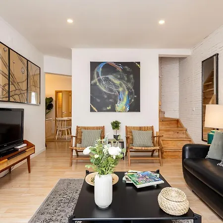 דירה Lapa 3bdr Duplex W/ Balcony By Lovelystay